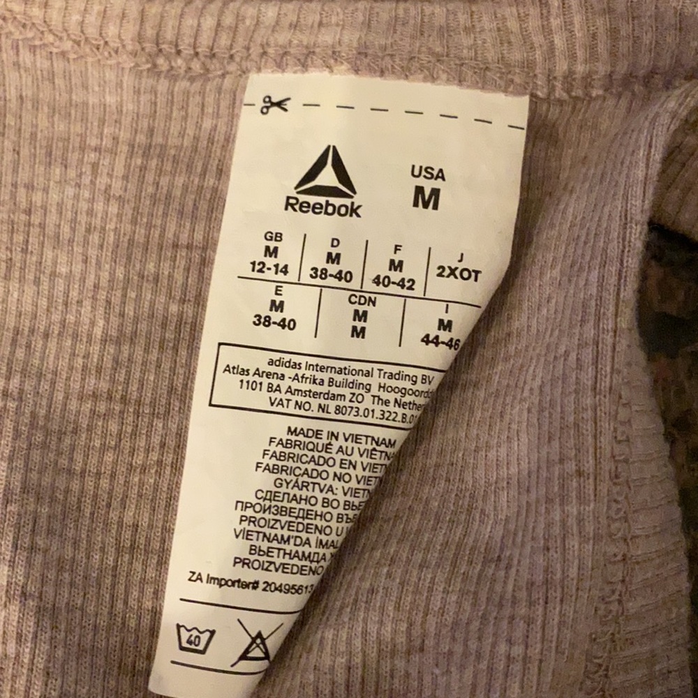 3/$30 Reebok Ribbed Crop Top - Picture 3 of 3